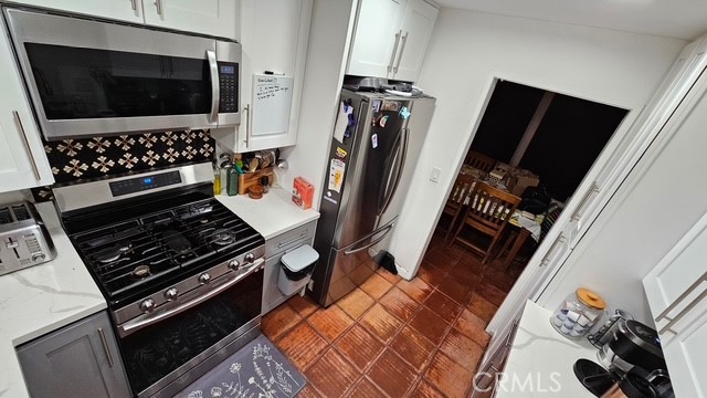4647 Abbott Road, Lynwood CA: https://media.crmls.org/medias/661cb23b-96e8-4ec6-8e26-05e28d187368.jpg