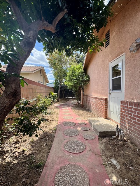 5323 Golden West Avenue, Temple City CA: https://media.crmls.org/medias/661d87da-efc1-4107-9278-51f000d1e329.jpg