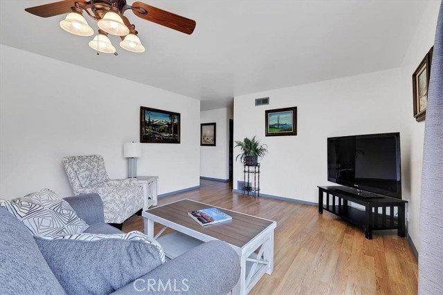 909 E 21st Street, Marysville CA: https://media.crmls.org/medias/661dcf25-3899-4f38-bc6c-3dfa4be5bdc4.jpg