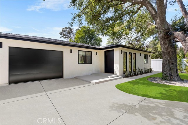 5903 Donna Avenue, Tarzana CA: https://media.crmls.org/medias/661e614c-a0d0-4e93-8e02-e94eb18d5b37.jpg