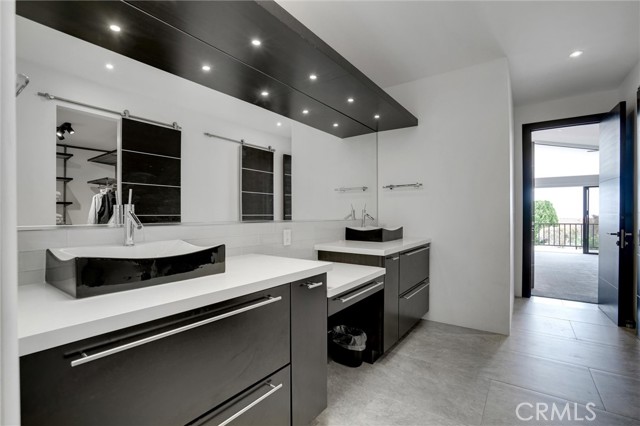 Detail Gallery Image 18 of 46 For 1424 via Zumaya, Palos Verdes Estates,  CA 90274 - 5 Beds | 4 Baths