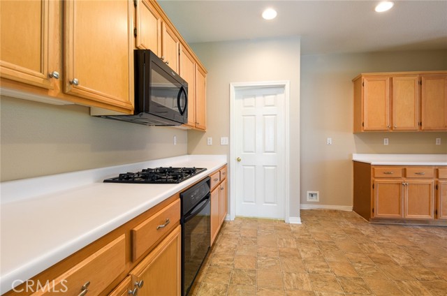 Detail Gallery Image 6 of 32 For 8170 Mira Loma Ave, Hemet,  CA 92545 - 3 Beds | 2 Baths