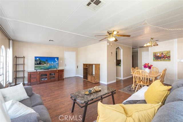 12700 2nd Street, Yucaipa CA: https://media.crmls.org/medias/661f344b-18fd-47b1-907d-70987f8612df.jpg
