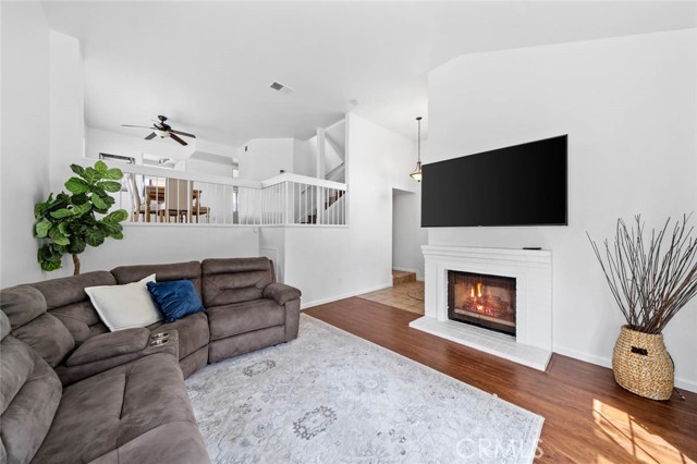 Detail Gallery Image 5 of 27 For 3218 Old Bridgeport Way, San Diego,  CA 92111 - 2 Beds | 2/1 Baths
