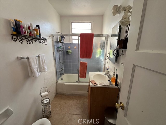 Detail Gallery Image 11 of 18 For 915 W Mcfadden Ave, Santa Ana,  CA 92707 - – Beds | – Baths