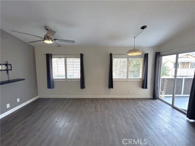 Detail Gallery Image 7 of 21 For 3719 Oak Creek, Ontario,  CA 91761 - 2 Beds | 2 Baths