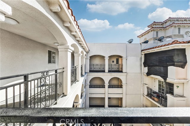 Detail Gallery Image 18 of 41 For 7018 Rita Ave #404,  Huntington Park,  CA 90255 - 3 Beds | 2 Baths