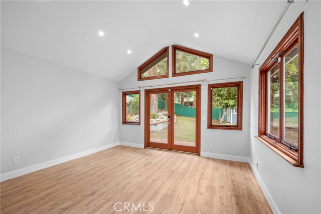 5624 Freeman Avenue, La Crescenta CA: https://media.crmls.org/medias/66215a6b-6fe6-4ea6-861d-d269fdf3d017.jpg