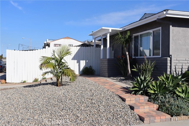 2917 S El Camino Real, San Clemente CA: https://media.crmls.org/medias/66220155-ff05-482b-aace-4aea4d404bf2.jpg