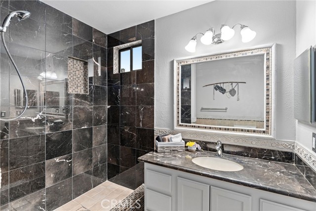 Detail Gallery Image 17 of 61 For 15520 Sunview Cir, Riverside,  CA 92504 - 5 Beds | 3 Baths