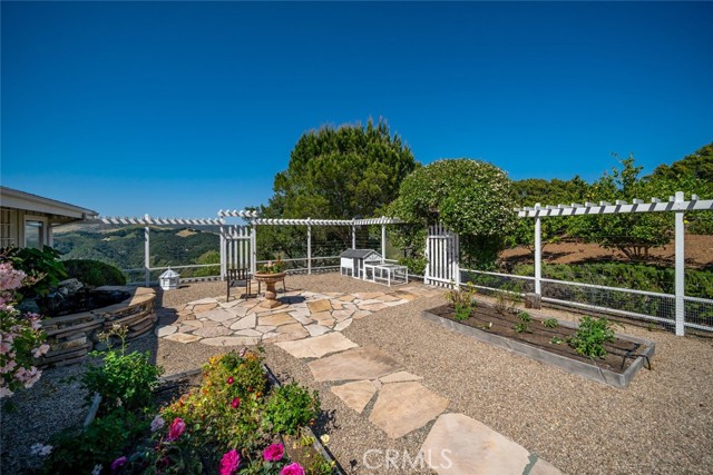 2650 Skyview Trail, San Luis Obispo CA: https://media.crmls.org/medias/66221775-93ec-4234-a9be-63ce18fb6c9c.jpg