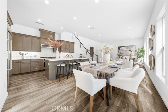 Detail Gallery Image 13 of 49 For 20611 W Chestnut Cir, Porter Ranch,  CA 91326 - 4 Beds | 3 Baths