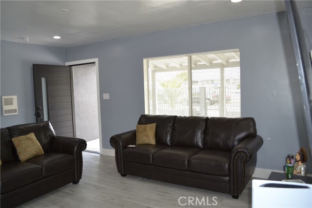 11068 Penrose, Sun Valley CA: https://media.crmls.org/medias/662457ce-97a8-4db7-b6fb-da6da44cf59e.jpg