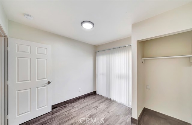 Detail Gallery Image 5 of 15 For 14233 1/2 Sylvan St, Van Nuys,  CA 91401 - 2 Beds | 2 Baths