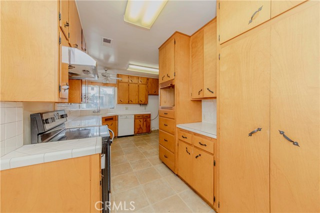 7236 Hellman Avenue, Rancho Cucamonga CA: https://media.crmls.org/medias/6625e9df-e68d-49ce-a819-38ffa3f3745f.jpg