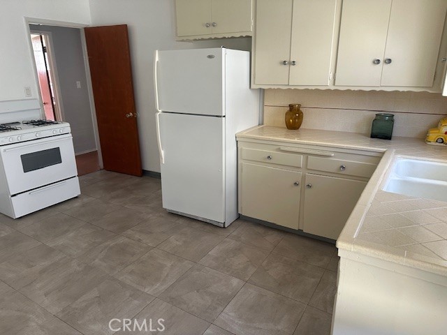 Detail Gallery Image 3 of 9 For 1706 S Alma St, San Pedro,  CA 90731 - 2 Beds | 1 Baths
