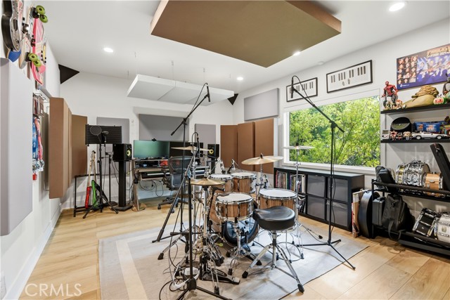 Detail Gallery Image 47 of 53 For 22637 Erwin St, Woodland Hills,  CA 91367 - 6 Beds | 5/1 Baths