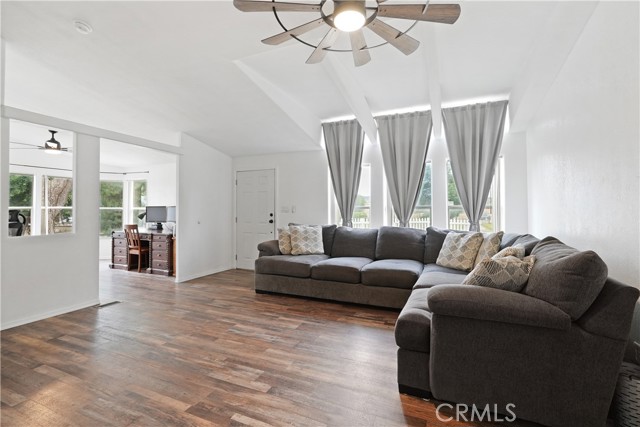 Detail Gallery Image 15 of 39 For 31082 Murphy Ln, Menifee,  CA 92584 - 3 Beds | 2 Baths