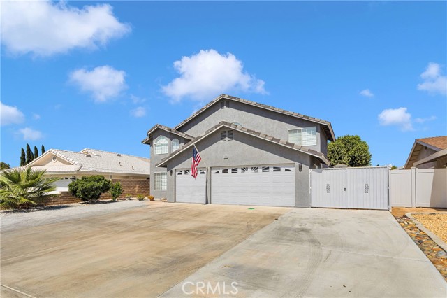 13046 Bermuda Dunes Drive, Victorville CA: https://media.crmls.org/medias/66267bde-7ff4-4b6d-b858-7a921bfb49e4.jpg