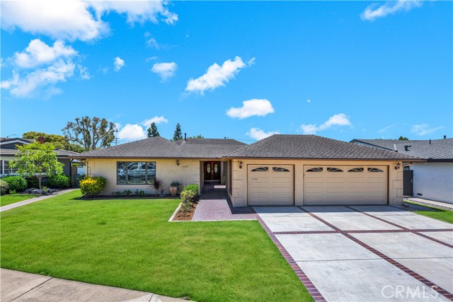 Detail Gallery Image 4 of 47 For 10924 Nighthawk Circle, Fountain Valley,  CA 92708 - 4 Beds | 2/1 Baths