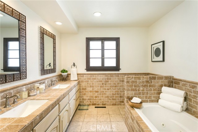 600 35th Street, Manhattan Beach, California 90266, 3 Bedrooms Bedrooms, ,2 BathroomsBathrooms,Residential,Sold,35th,SB17026414