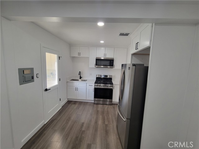 311 W Green Street, Claremont CA: https://media.crmls.org/medias/6626af2c-02fc-4ccc-ba0f-c4612f767b98.jpg