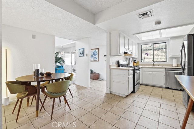 Detail Gallery Image 9 of 57 For 64 59th Pl, Long Beach,  CA 90803 - – Beds | – Baths