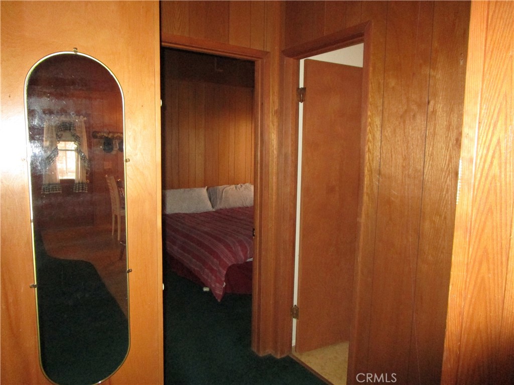 https://media.crmls.org/medias/66278993-23ff-46ee-94ca-922262892c6a.jpg?preset=X-Large