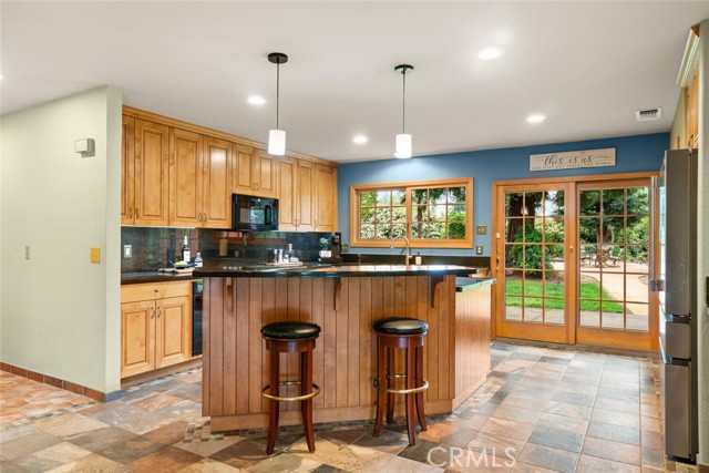 Detail Gallery Image 5 of 59 For 80 Mimosa, Chico,  CA 95973 - 4 Beds | 2 Baths