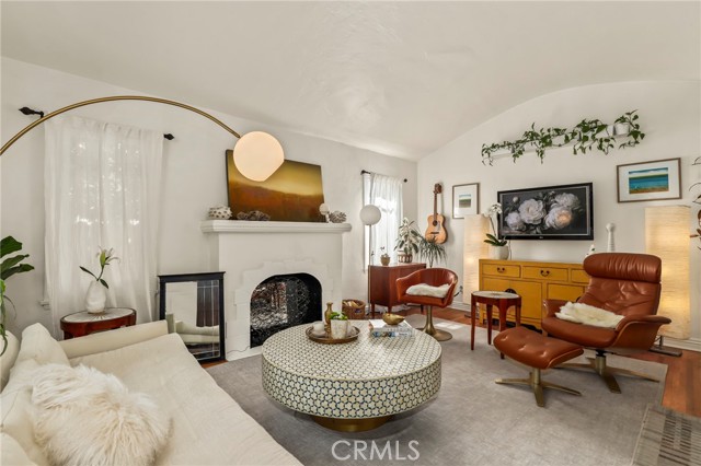 Detail Gallery Image 5 of 39 For 1619 S Curson, Los Angeles,  CA 90019 - 3 Beds | 2 Baths