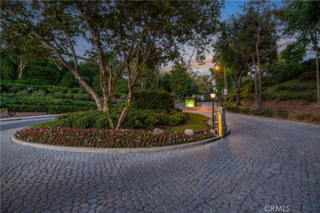 https://media.crmls.org/medias/6628a025-ea40-458c-b075-257f6fc30433.jpg?preset=X-Large