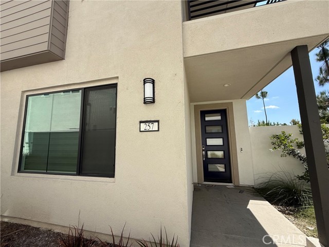 257 Novel, Irvine CA: https://media.crmls.org/medias/66297e22-8298-44f5-8779-a6b33b46745e.jpg