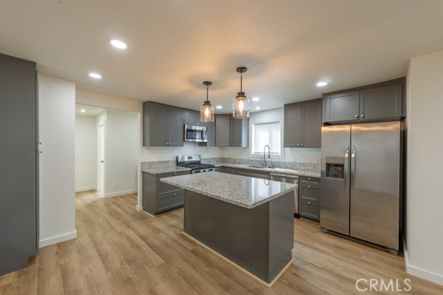 Detail Gallery Image 4 of 12 For 271 E 8th, Chico,  CA 95928 - 3 Beds | 2 Baths