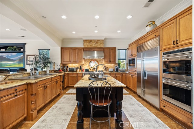 33260 Susan Grace Court, Temecula CA: https://media.crmls.org/medias/6629dcf3-e279-4b66-92c7-1b341f1807a4.jpg