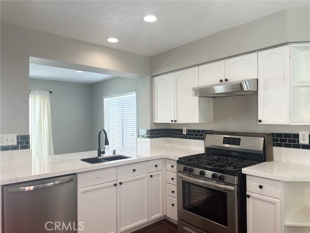 Detail Gallery Image 2 of 24 For 2458 Highland Pines, Pomona,  CA 91767 - 3 Beds | 3 Baths