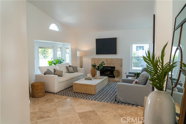 Detail Gallery Image 2 of 20 For 672 Poinsettia, Encinitas,  CA 92024 - 3 Beds | 2 Baths