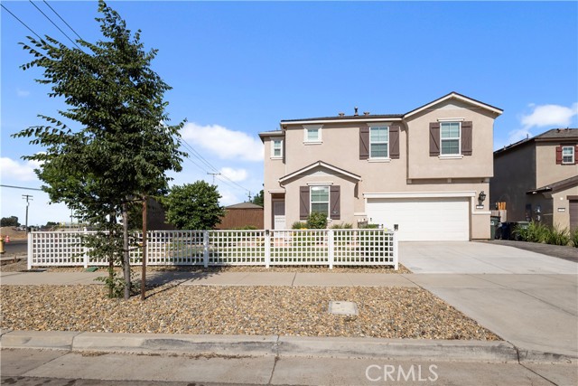 Detail Gallery Image 2 of 58 For 17 Medieval St, Merced,  CA 95341 - 4 Beds | 2/1 Baths