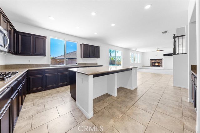14261 Settlers Ridge Court, Eastvale CA: https://media.crmls.org/medias/662bf831-8ccf-4ccd-885c-86204f5fc786.jpg
