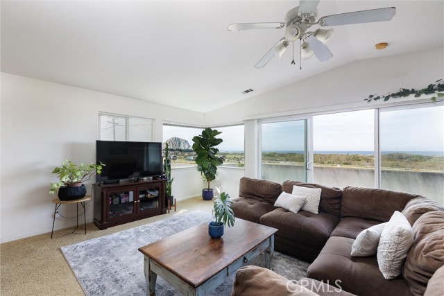 Detail Gallery Image 3 of 15 For 2718 2716 Main, Morro Bay,  CA 93442 - 6 Beds | 4/1 Baths
