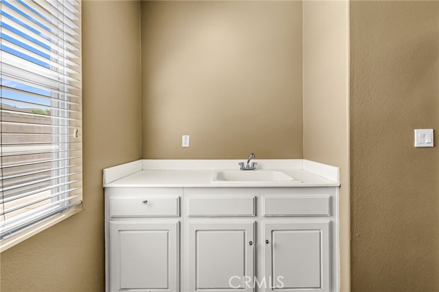 Detail Gallery Image 30 of 39 For 16569 Sugar Ln, Fontana,  CA 92337 - 4 Beds | 2/1 Baths