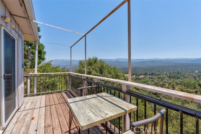 Detail Gallery Image 1 of 22 For 38797 Highway 41, Oakhurst,  CA 93644 - 3 Beds | 1/1 Baths