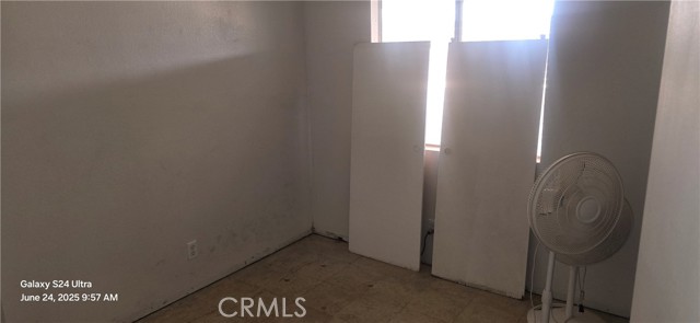 351 Neimeyer Place, Yucca Valley CA: https://media.crmls.org/medias/662ef9c1-3992-40ed-819c-9f24806f97cf.jpg