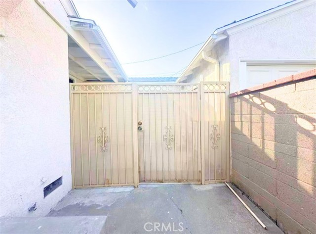 637 W Floral Drive, Monterey Park CA: https://media.crmls.org/medias/662f6653-4ce7-4e08-bbfa-fc144cc49338.jpg