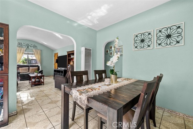 Detail Gallery Image 7 of 32 For 8464 San Miguel Ave, South Gate,  CA 90280 - 2 Beds | 1 Baths