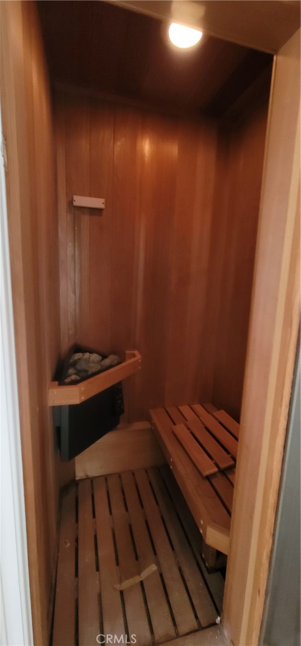 https://media.crmls.org/medias/662f88be-0cf4-49d5-a359-151a9df28885.jpg?preset=X-Large