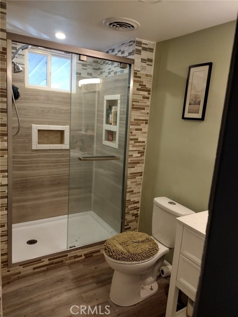 Detail Gallery Image 15 of 29 For 8811 Canoga Ave #120,  Canoga Park,  CA 91304 - 2 Beds | 1 Baths