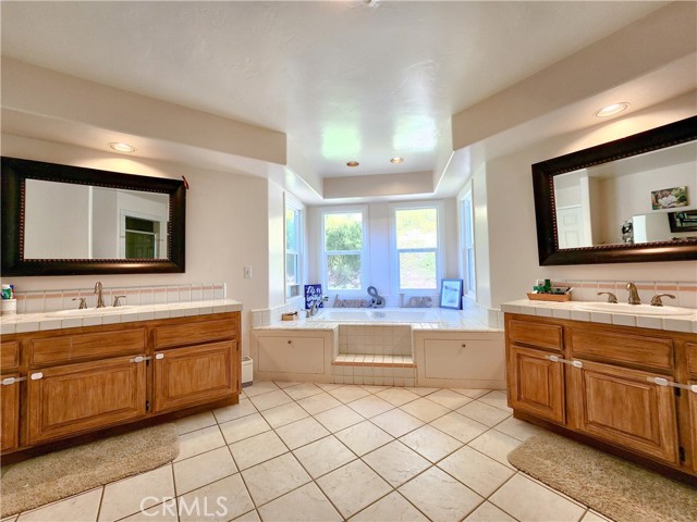 Detail Gallery Image 10 of 27 For 23747 Oakfield Rd, Hidden Hills,  CA 91302 - 5 Beds | 3/1 Baths