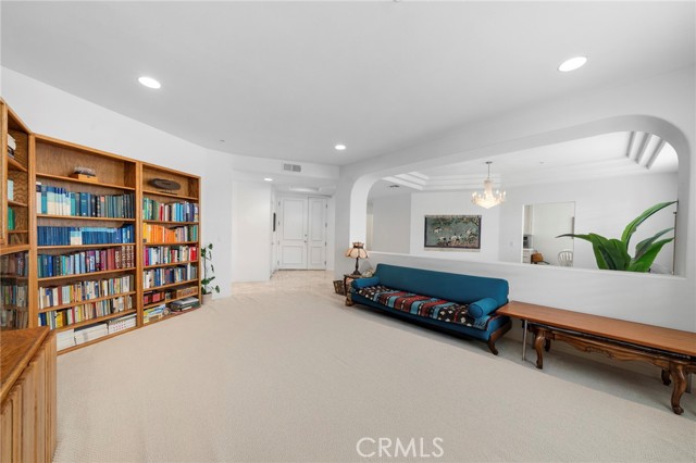 Detail Gallery Image 7 of 23 For 453 S Barrington, Los Angeles,  CA 90049 - 2 Beds | 3 Baths