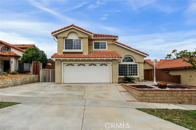 2119 Tehachapi Dr, Corona, CA 92879