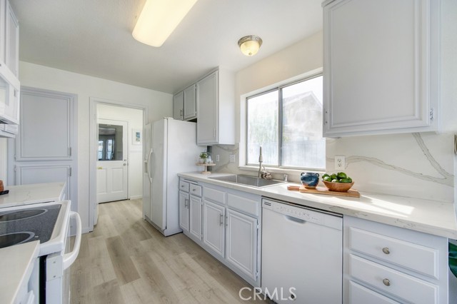 Detail Gallery Image 16 of 32 For 14 Fernwood Ct, Pittsburg,  CA 94565 - 4 Beds | 2/1 Baths